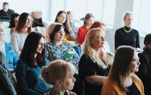 Три ініціативи від ГО для жінок постраждалих від війни: від психологічного чат-боту до курсів перекваліфікації